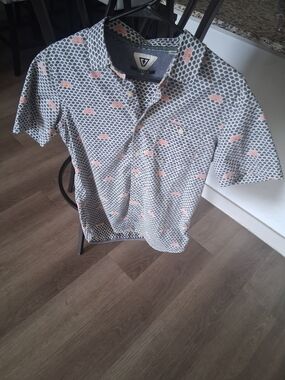 VISSLA Men’s Short Sleeve Geo Print Polo - White & Pink